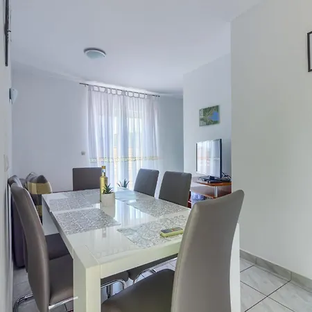 Ann Apartment *